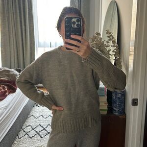 Woolrich Taupe Crewneck 100% Wool Sweater